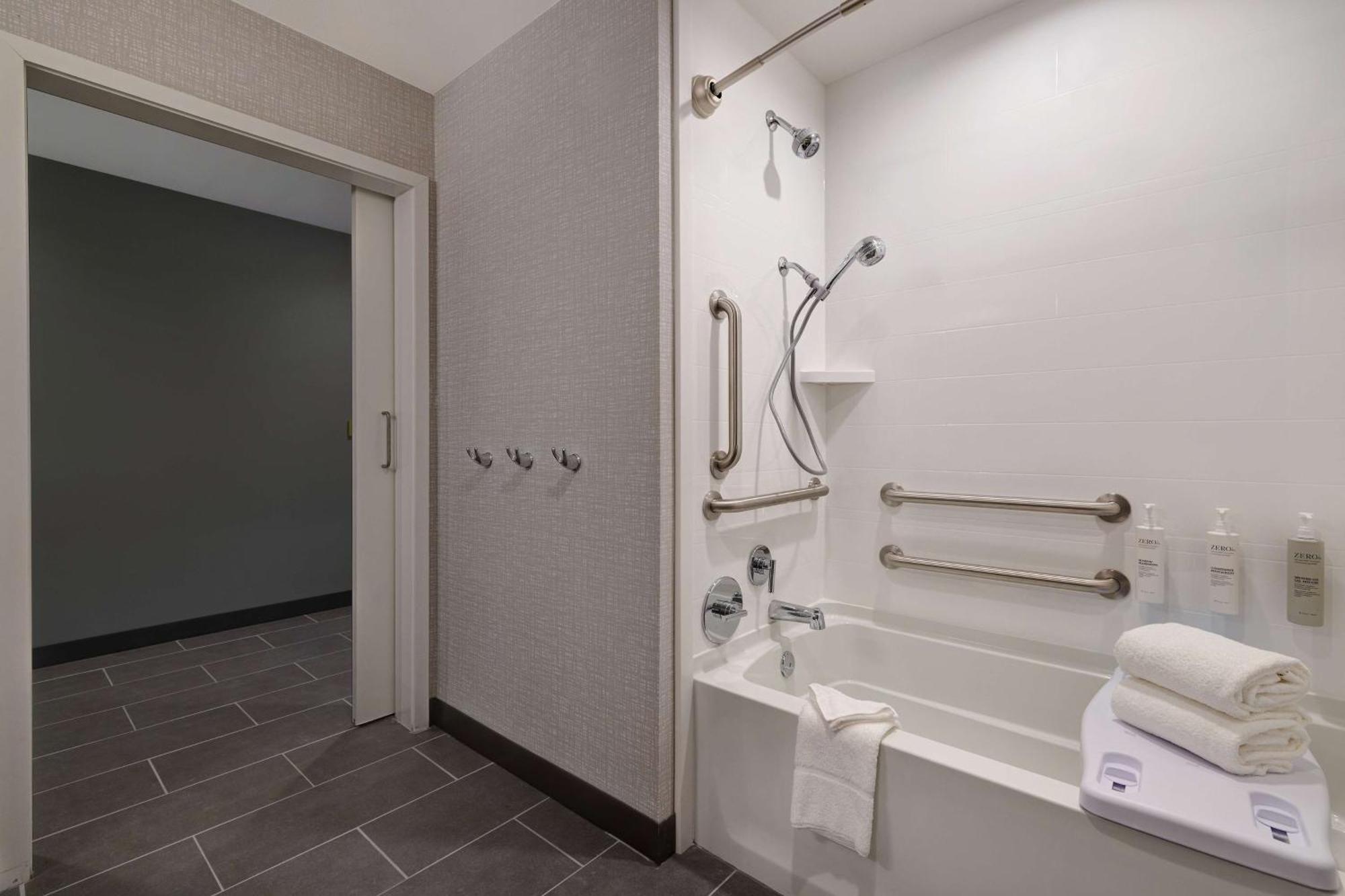 Hampton Inn & Suites Marina Zewnętrze zdjęcie