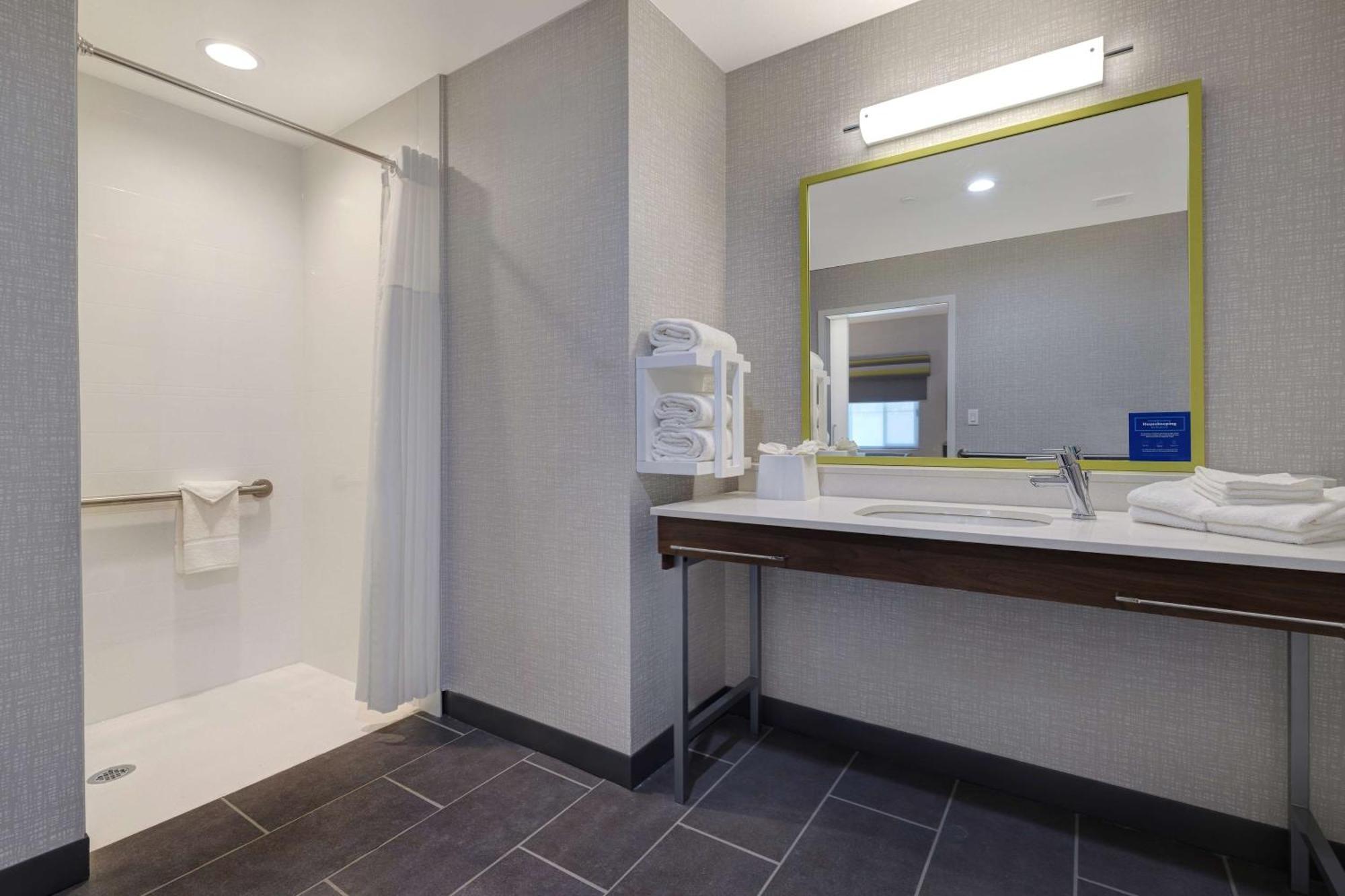 Hampton Inn & Suites Marina Zewnętrze zdjęcie
