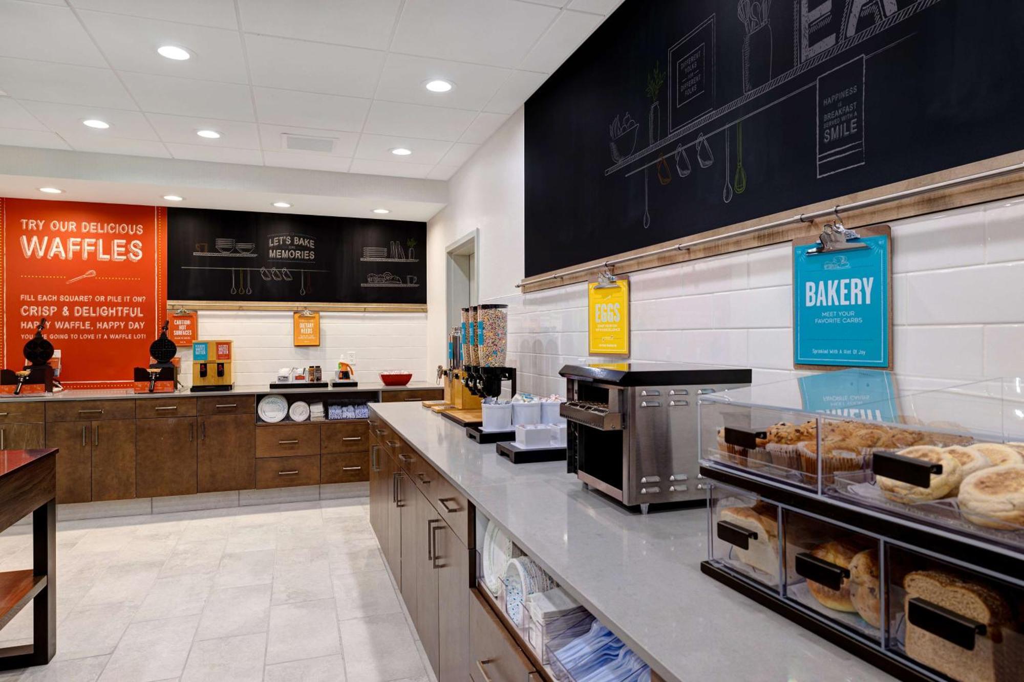 Hampton Inn & Suites Marina Zewnętrze zdjęcie