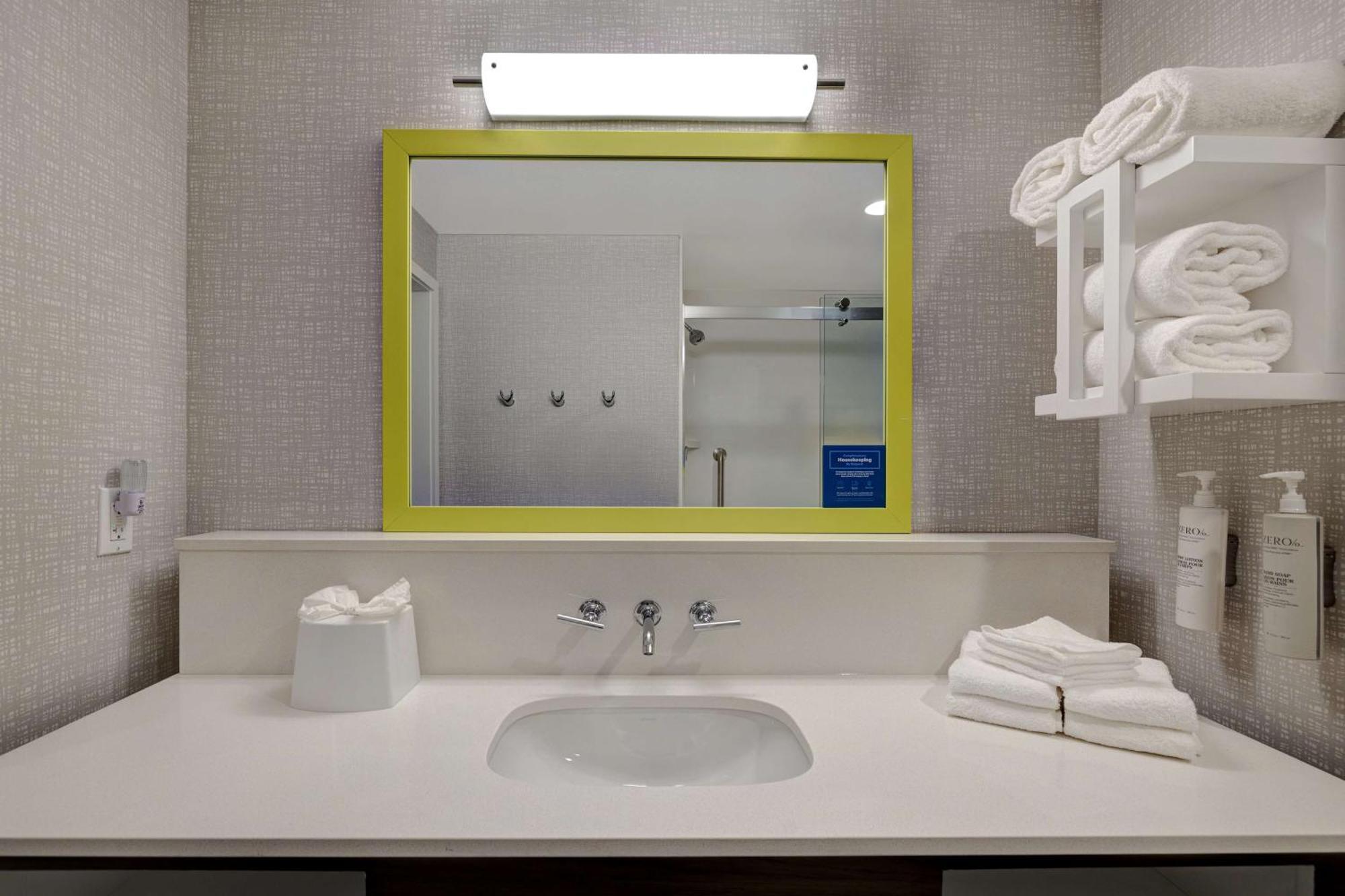 Hampton Inn & Suites Marina Zewnętrze zdjęcie