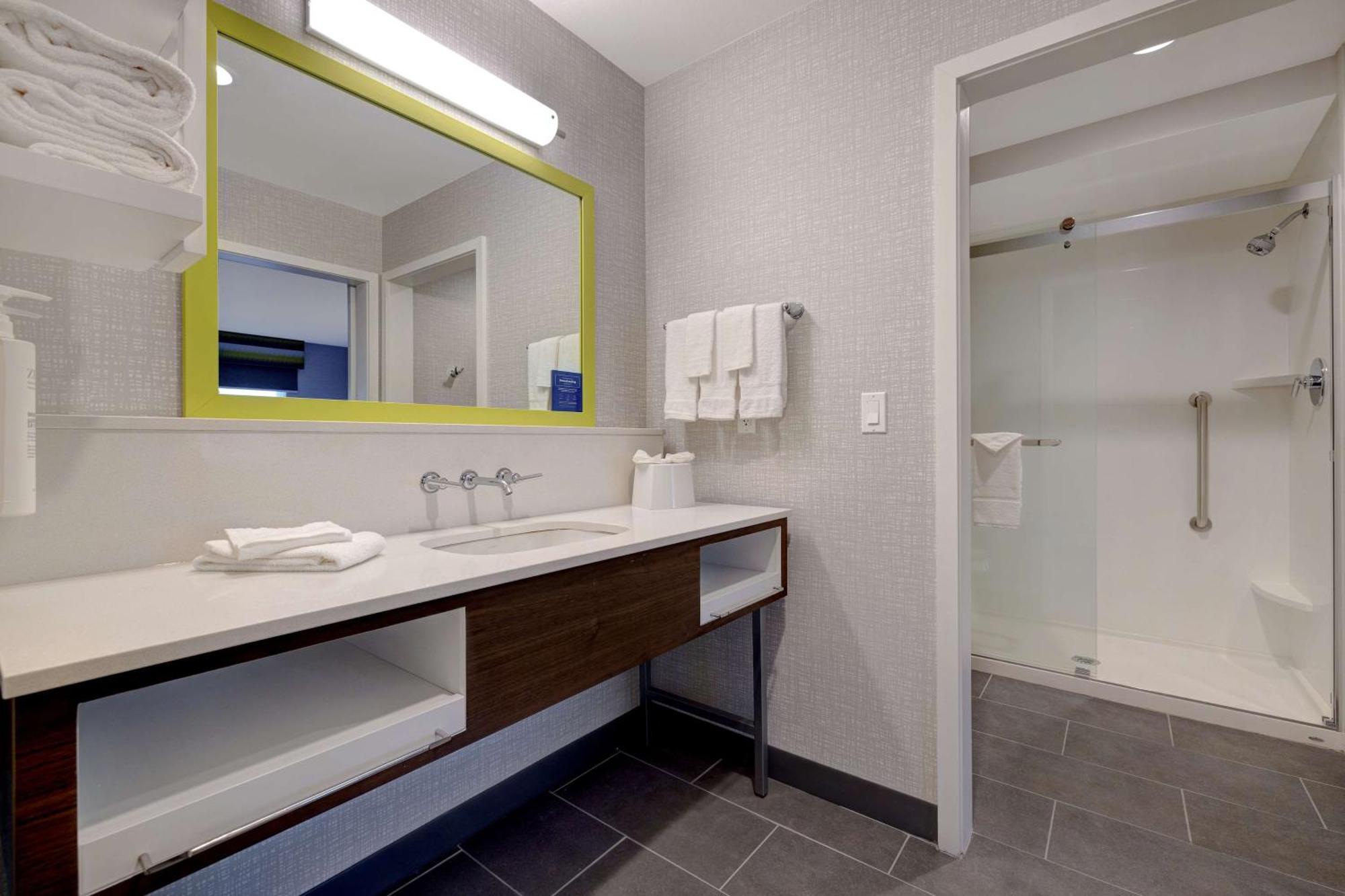 Hampton Inn & Suites Marina Zewnętrze zdjęcie
