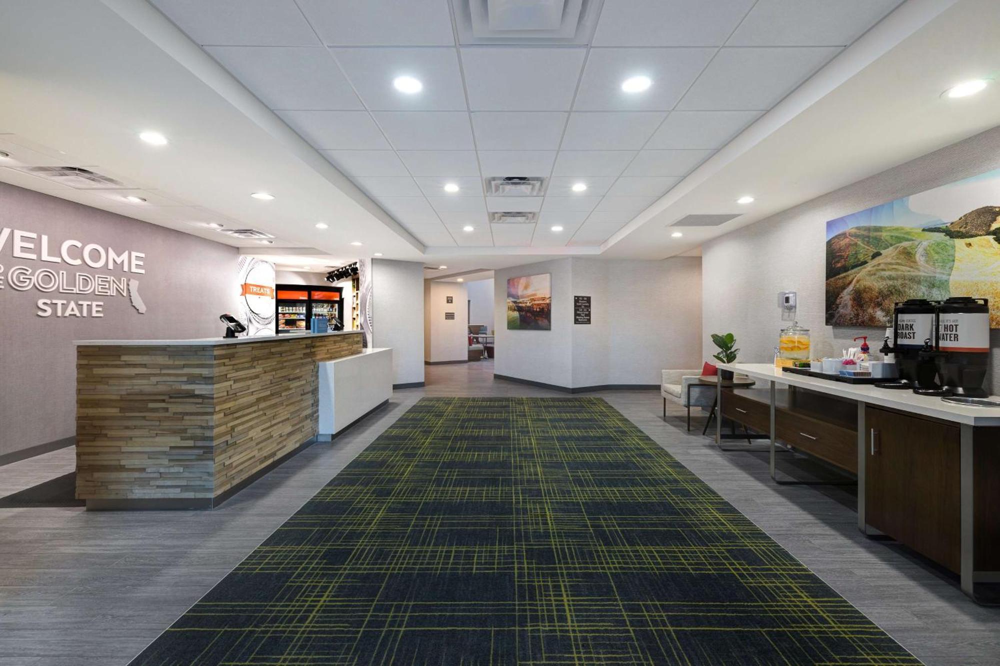 Hampton Inn & Suites Marina Zewnętrze zdjęcie