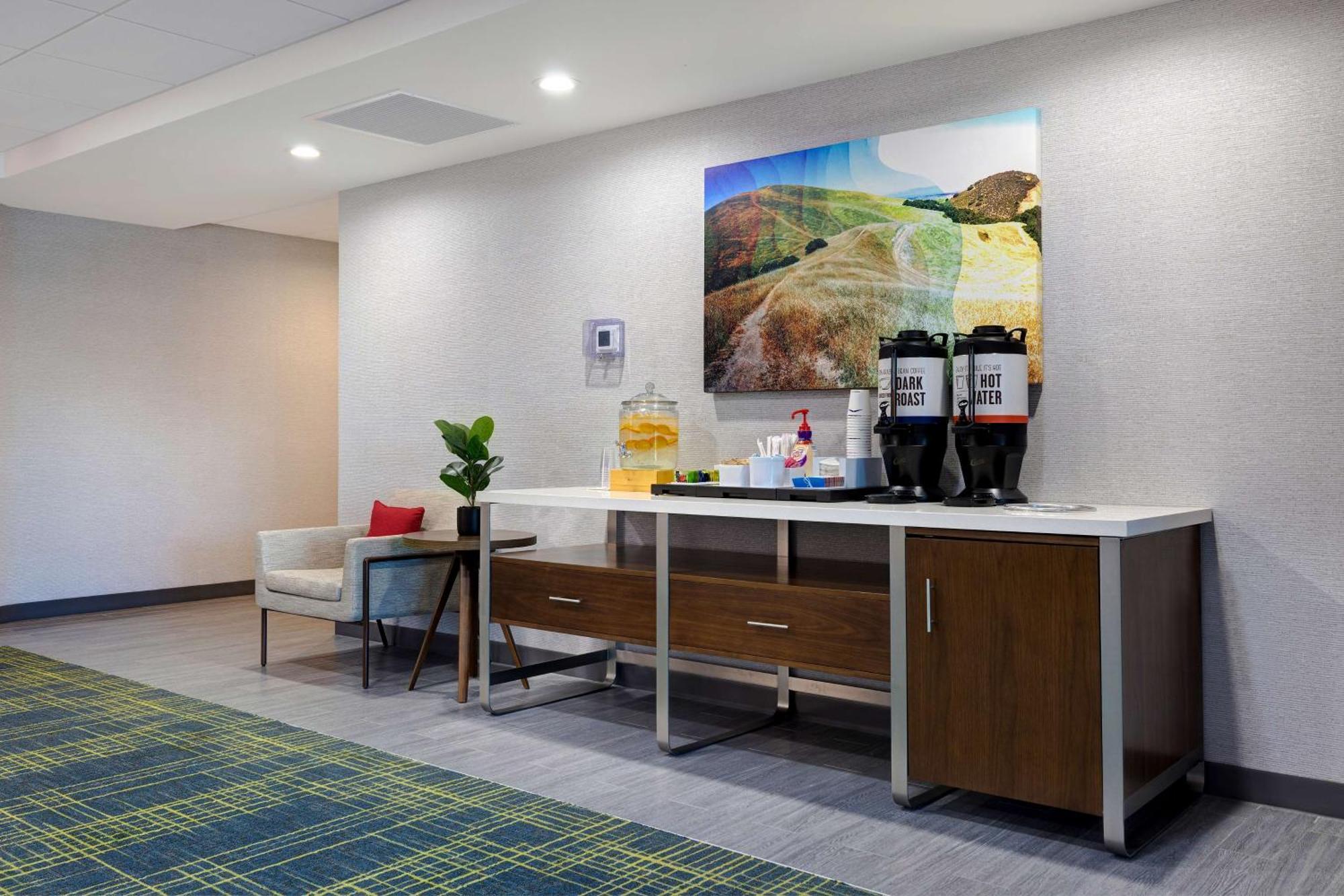Hampton Inn & Suites Marina Zewnętrze zdjęcie